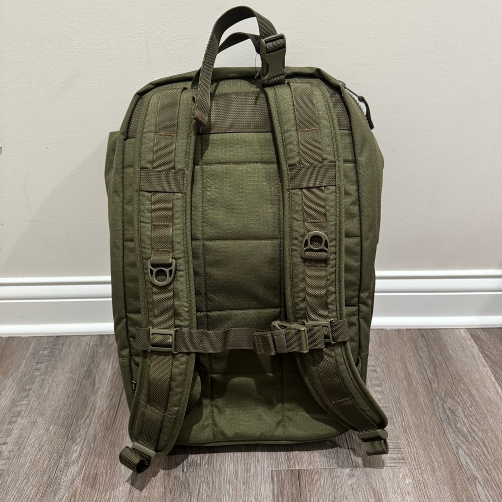 Filson Ripstop Nylon Backpack in Surplus Green 32L - Picture 6 of 10